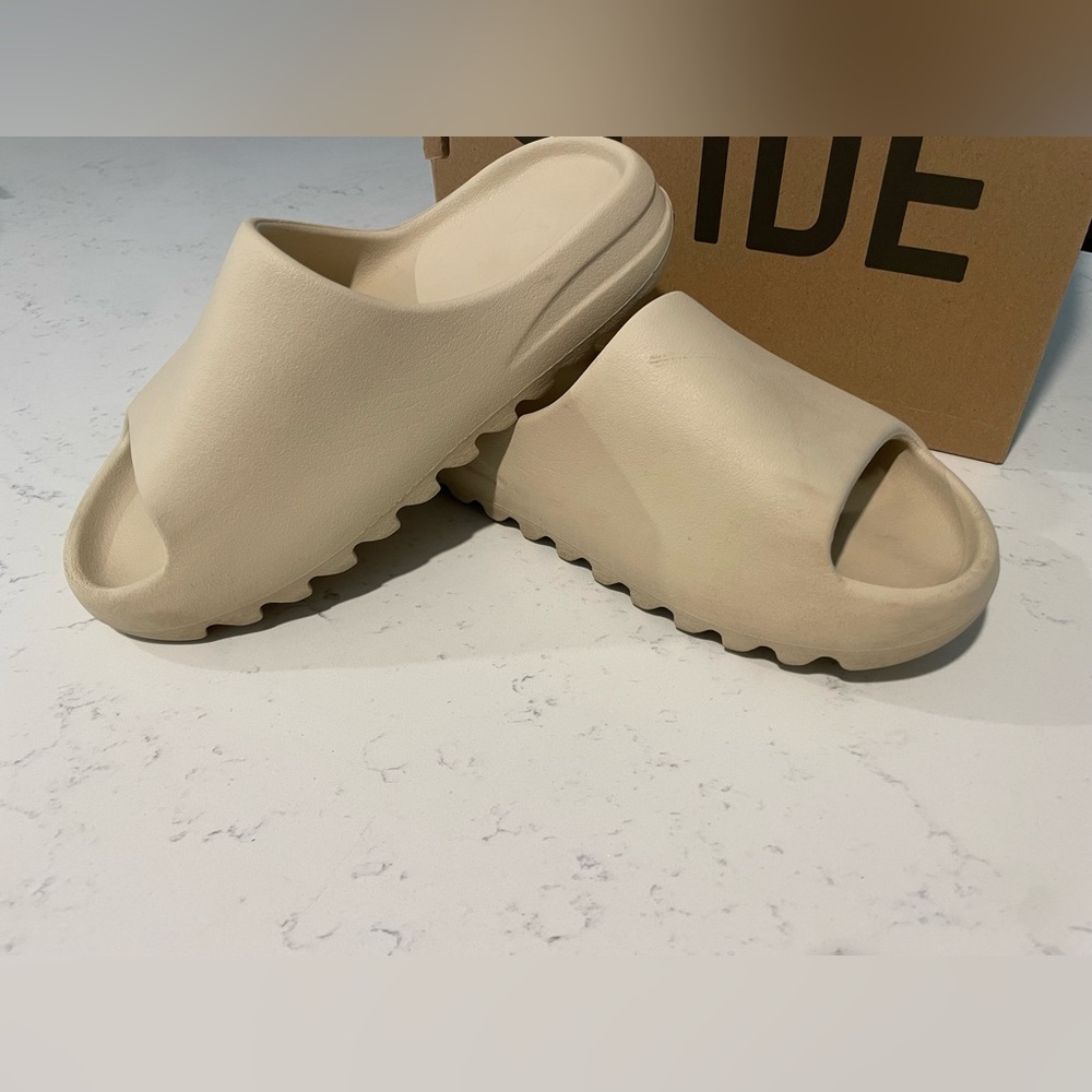 YEEZY Slides- Bone. Men’s size 8